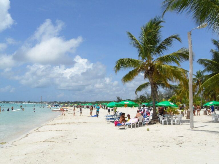 Boca Chica: activa operativo de Semana Santa 2025 y suspende fiestas por luto nacional