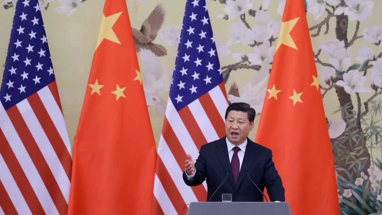 China impone aranceles del 34% a importaciones de productos estadounidenses en represalia por la guerra comercial de Trump