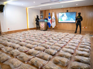 Arrestan vinculado a decomiso de 334 paquetes cocaína en auyamas